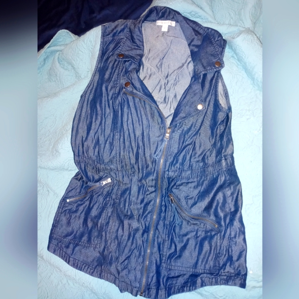 Denim zipper vest